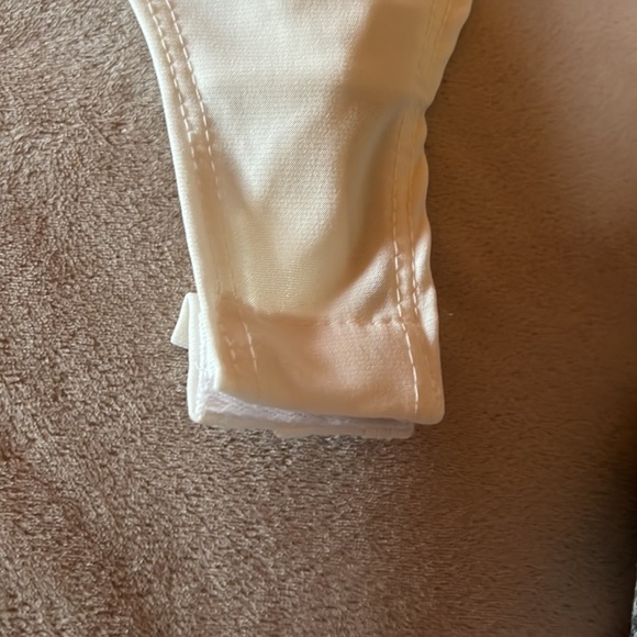 One piece - Picture 2 of 4